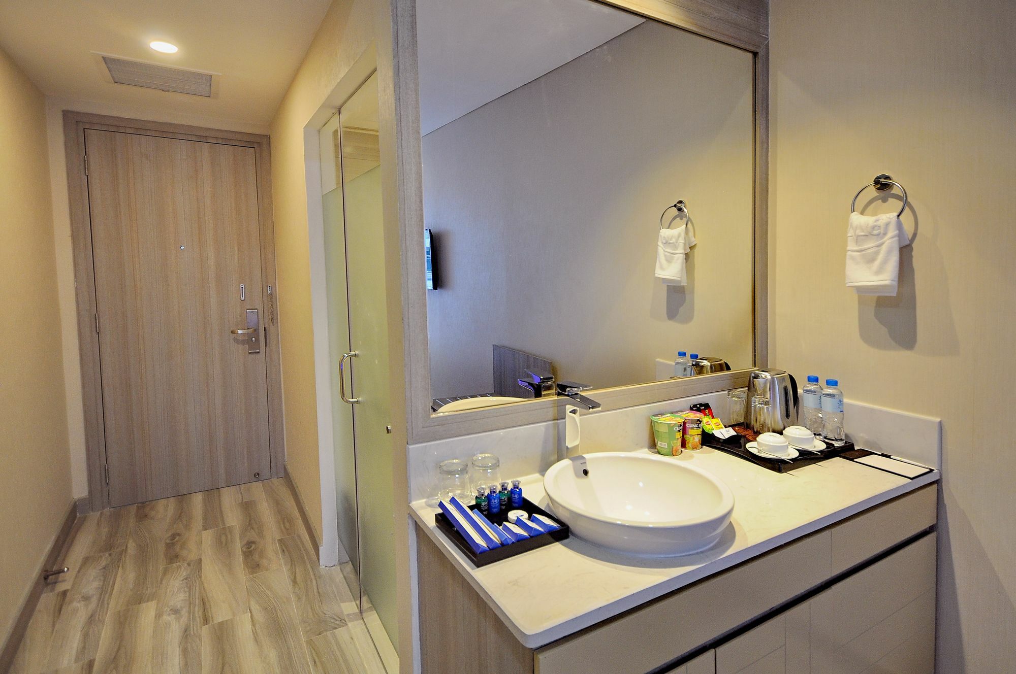 The Mcr Luxury Nha Trang Hotel Exterior photo